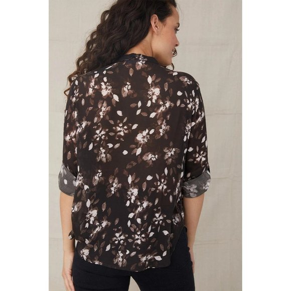 BELLA DAHL Capri Button Down in Nocturne Floral - NWT - Size Small - Picture 3 of 3